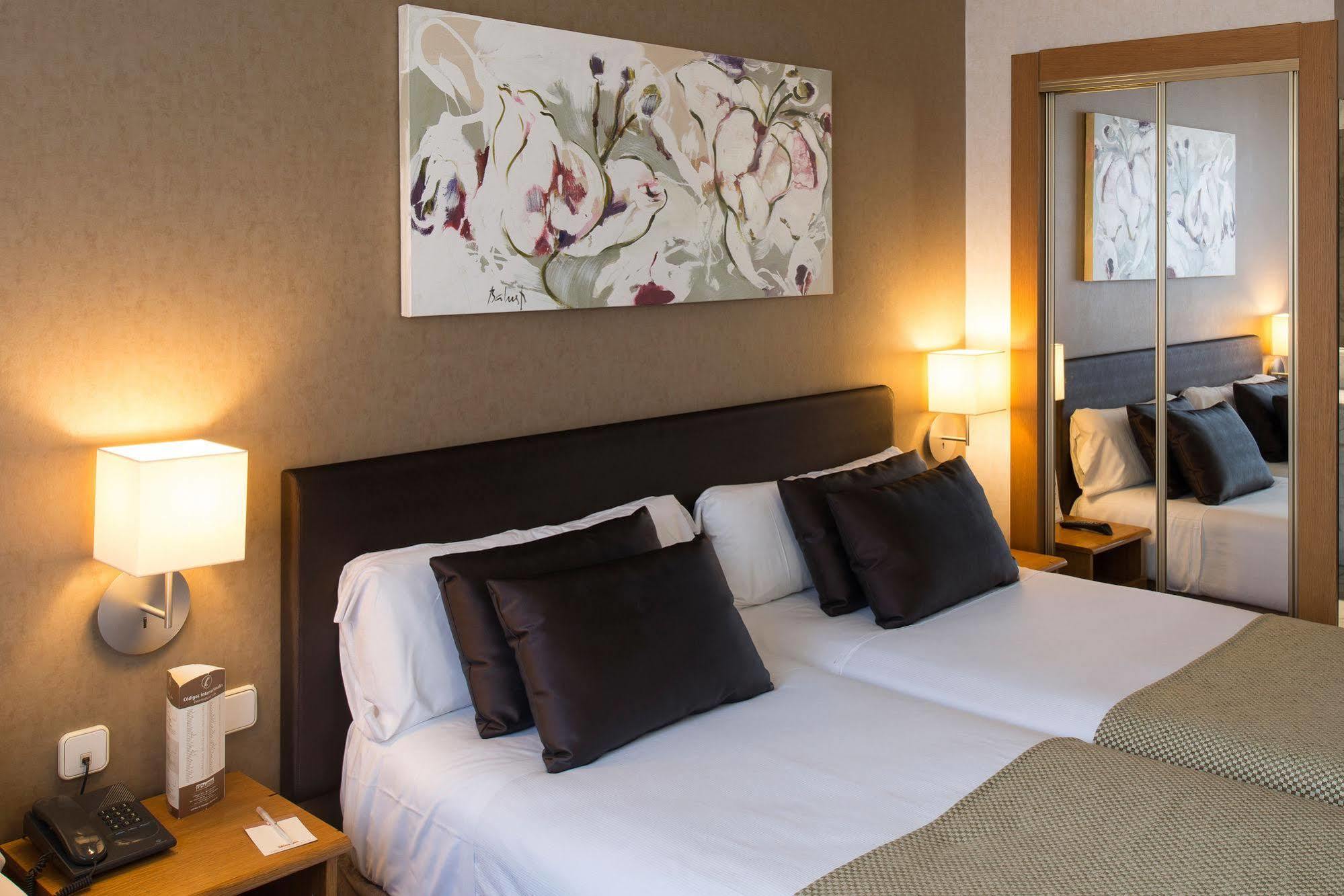 Hotell Catalonia Albeniz 3*